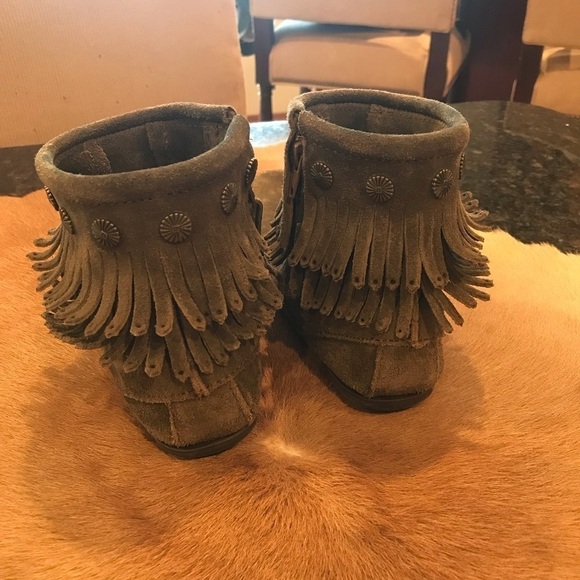 Minnetonka Concho Ankle Boots Size 6 - Picture 4 of 7